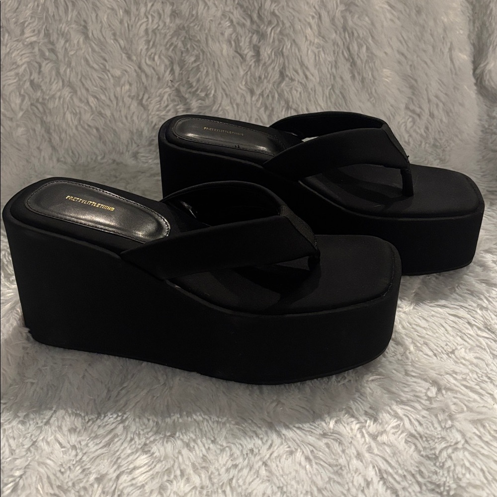 PrettyLittleThing Black Platform Sandals